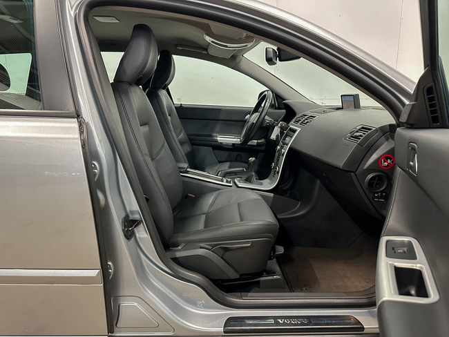 Volvo V50, 2011, 1.6 dīzelis, manuāla