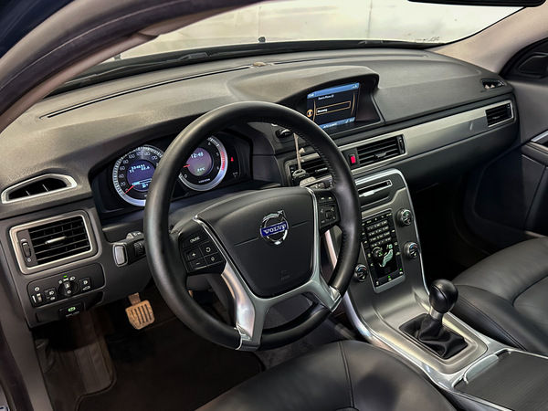 Volvo V70, 2012, 2.0 dīzelis, manuāla