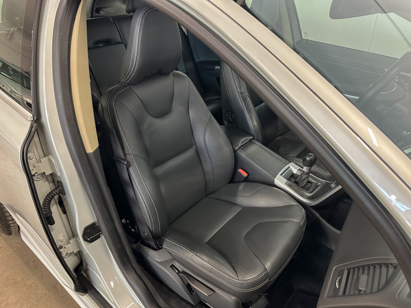 Volvo XC 60, 2011, 2.4 dīzelis, manuāla