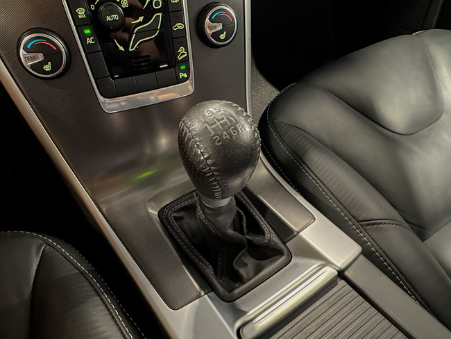 Volvo XC 60, 2011, 2.4 dīzelis, manuāla