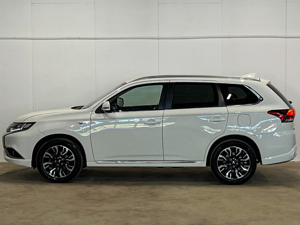 Mitsubishi Outlander, 2015, 2.0 hibrīds, automāts
