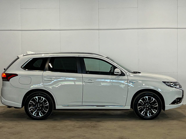 Mitsubishi Outlander, 2015, 2.0 hibrīds, automāts
