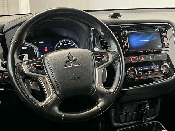 Mitsubishi Outlander, 2015, 2.0 hibrīds, automāts