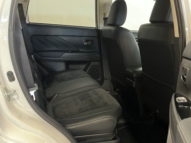 Mitsubishi Outlander, 2015, 2.0 hibrīds, automāts