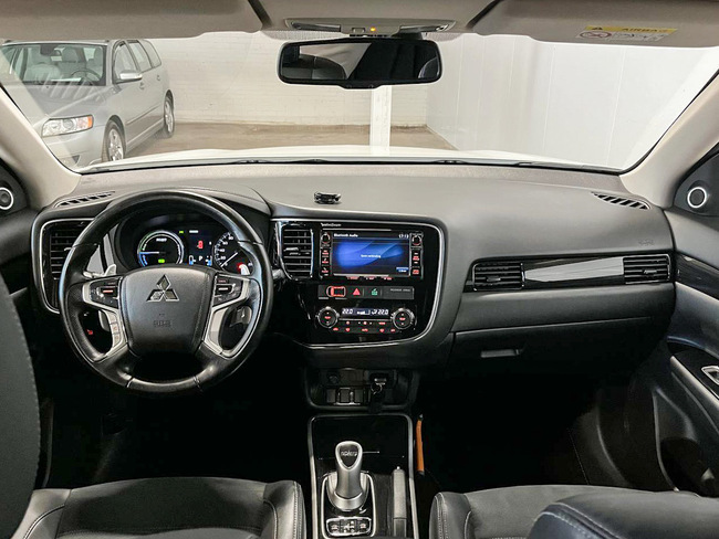 Mitsubishi Outlander, 2015, 2.0 hibrīds, automāts