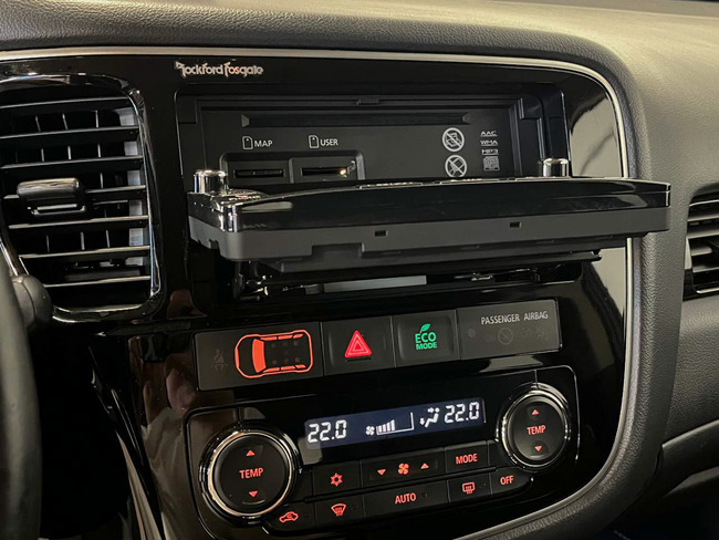 Mitsubishi Outlander, 2015, 2.0 hibrīds, automāts