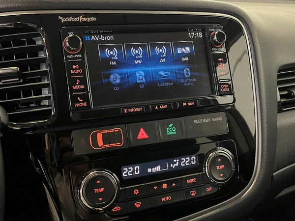 Mitsubishi Outlander, 2015, 2.0 hibrīds, automāts