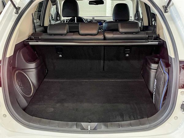 Mitsubishi Outlander, 2015, 2.0 hibrīds, automāts