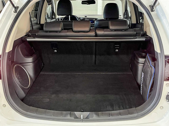 Mitsubishi Outlander, 2015, 2.0 hibrīds, automāts