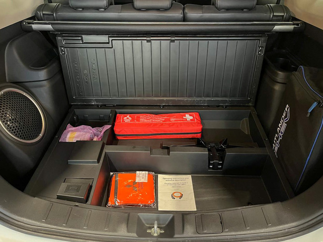 Mitsubishi Outlander, 2015, 2.0 hibrīds, automāts