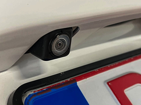 Mitsubishi Outlander, 2015, 2.0 hibrīds, automāts