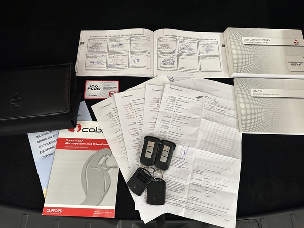 Mitsubishi Outlander, 2015, 2.0 hibrīds, automāts