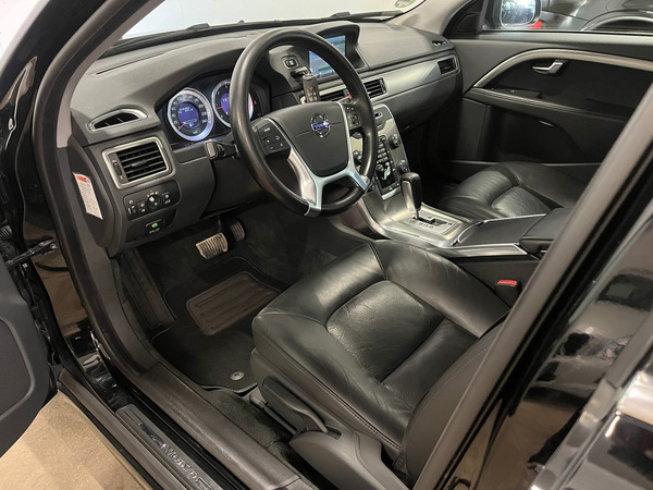 Volvo V70, 2012, 2.0 dīzelis, automāts