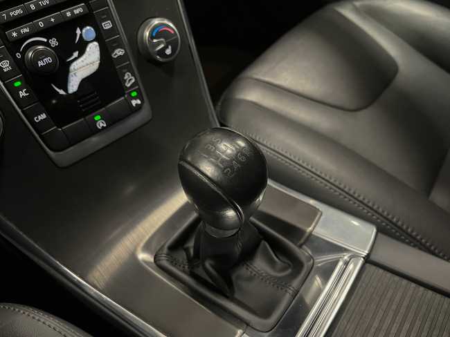 Volvo XC 60, 2014, 2.4 dīzelis, manuāla