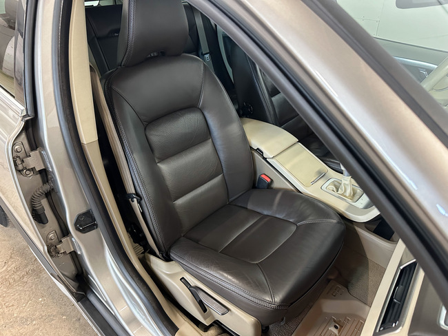 Volvo XC70, 2010, 2.4 dīzelis, manuāla