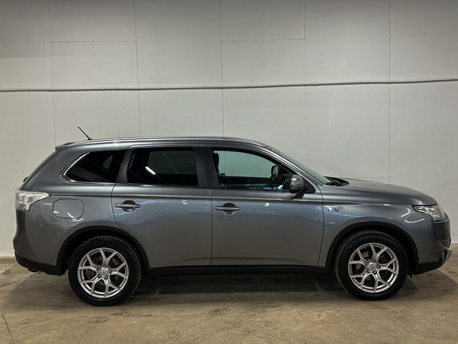 Mitsubishi Outlander, 2015, 2.0 hibrīds, automāts