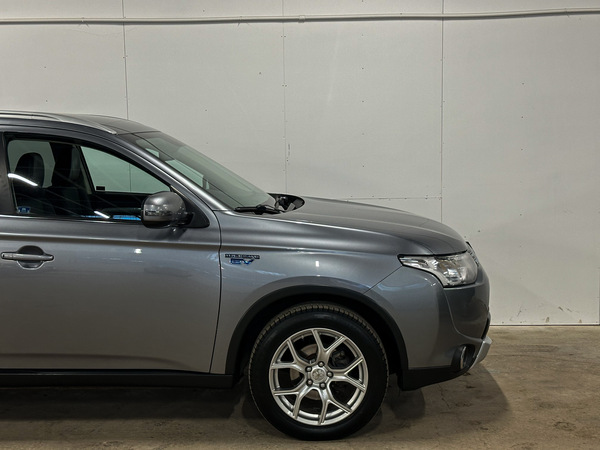 Mitsubishi Outlander, 2015, 2.0 hibrīds, automāts