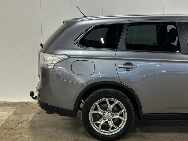 Mitsubishi Outlander, 2015, 2.0 hibrīds, automāts