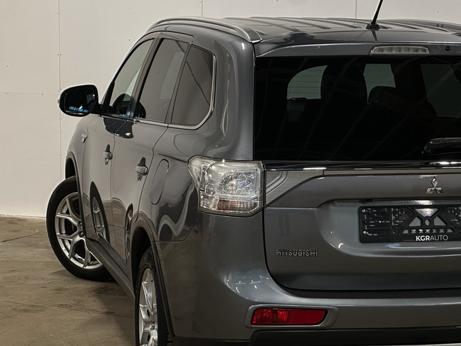 Mitsubishi Outlander, 2015, 2.0 hibrīds, automāts