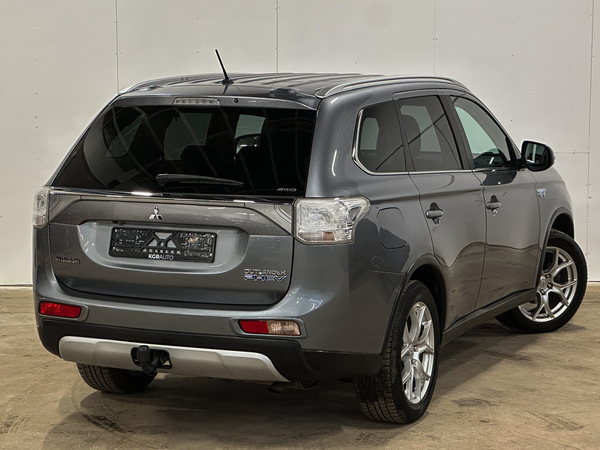 Mitsubishi Outlander, 2015, 2.0 hibrīds, automāts