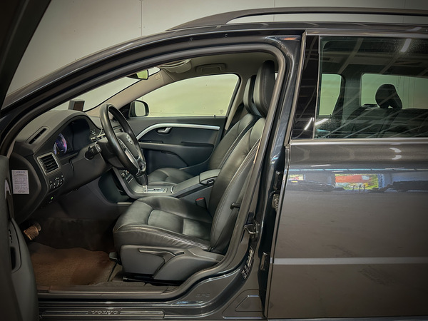 Volvo V70, 2010, 2.4 dīzelis, automāts