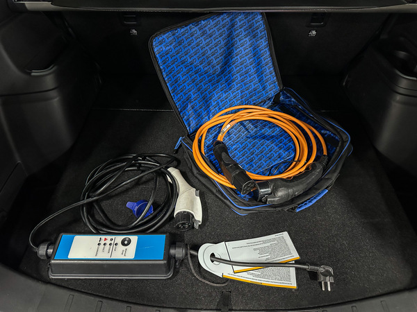 Mitsubishi Outlander, 2015, 2.0 hibrīds, automāts