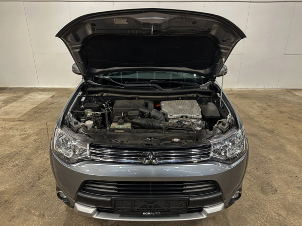 Mitsubishi Outlander, 2015, 2.0 hibrīds, automāts