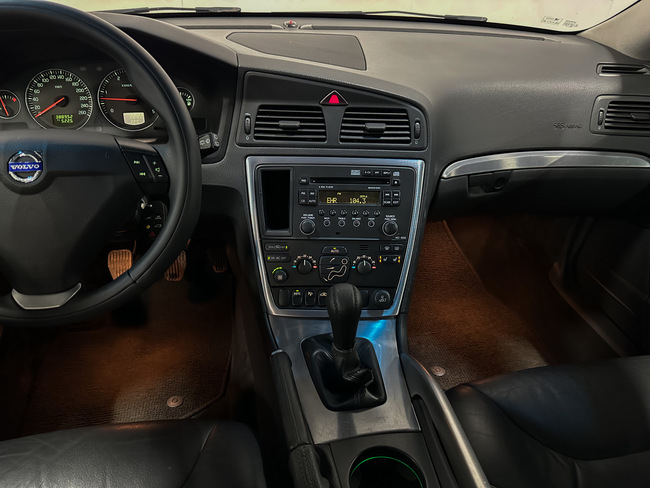 Volvo XC70, 2005, 2.4 dīzelis, manuāla