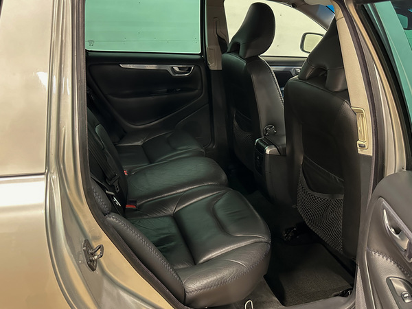 Volvo XC70, 2005, 2.4 dīzelis, manuāla