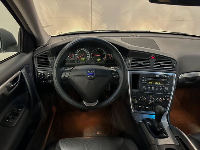 Volvo XC70, 2005, 2.4 dīzelis, manuāla