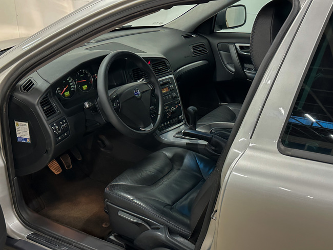 Volvo XC70, 2005, 2.4 dīzelis, manuāla