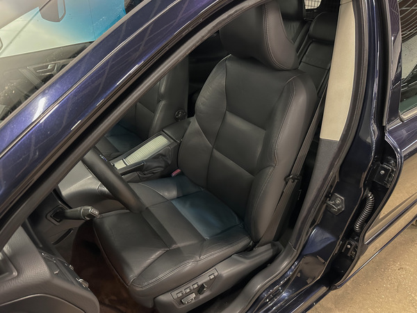 Volvo V70, 2005, 2.4 dīzelis, automāts