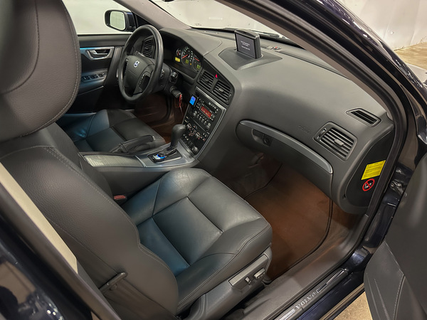 Volvo V70, 2005, 2.4 dīzelis, automāts