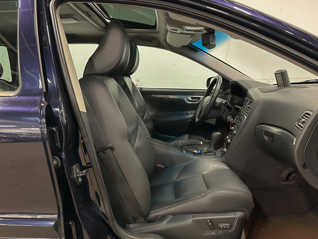 Volvo V70, 2005, 2.4 dīzelis, automāts