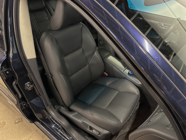 Volvo V70, 2005, 2.4 dīzelis, automāts