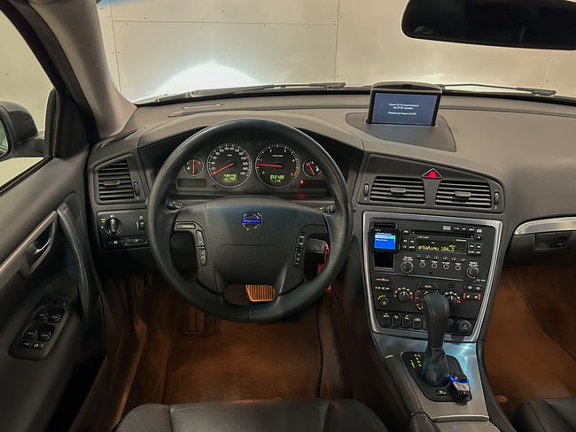 Volvo V70, 2005, 2.4 dīzelis, automāts