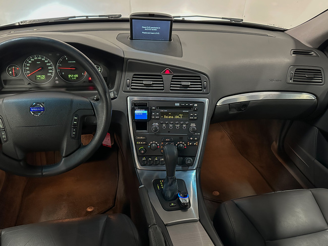 Volvo V70, 2005, 2.4 dīzelis, automāts