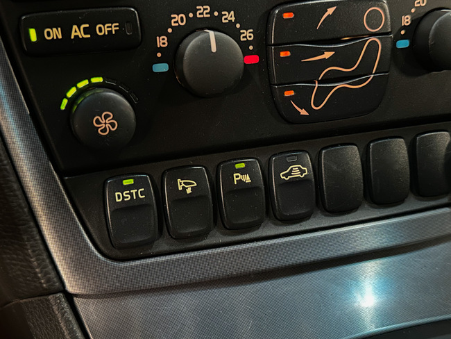 Volvo V70, 2005, 2.4 dīzelis, automāts